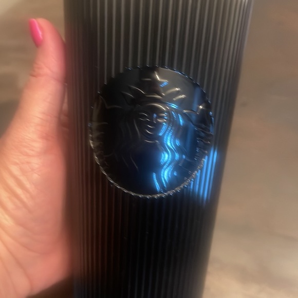 Starbucks 2024 Matte Black Pleated Shine
Tumbler BRAND NEW. NWT! - Picture 2 of 5